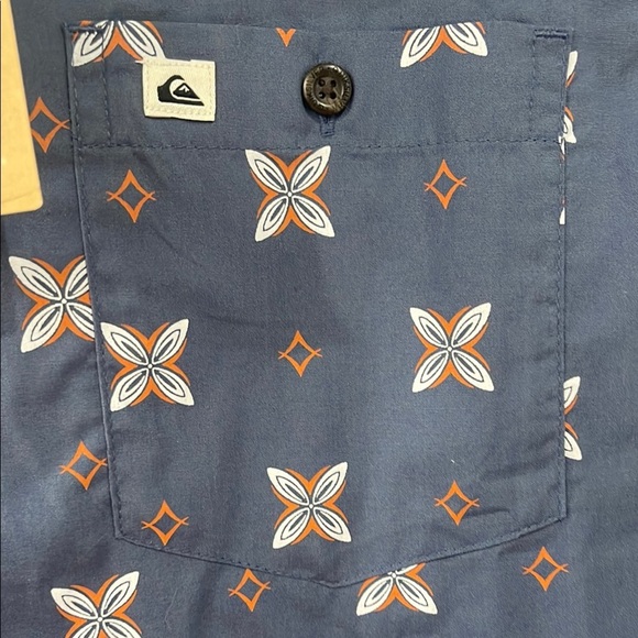 NWT Quiksilver Indigo Patterned Short Sleeve Shirt - Picture 4 of 4